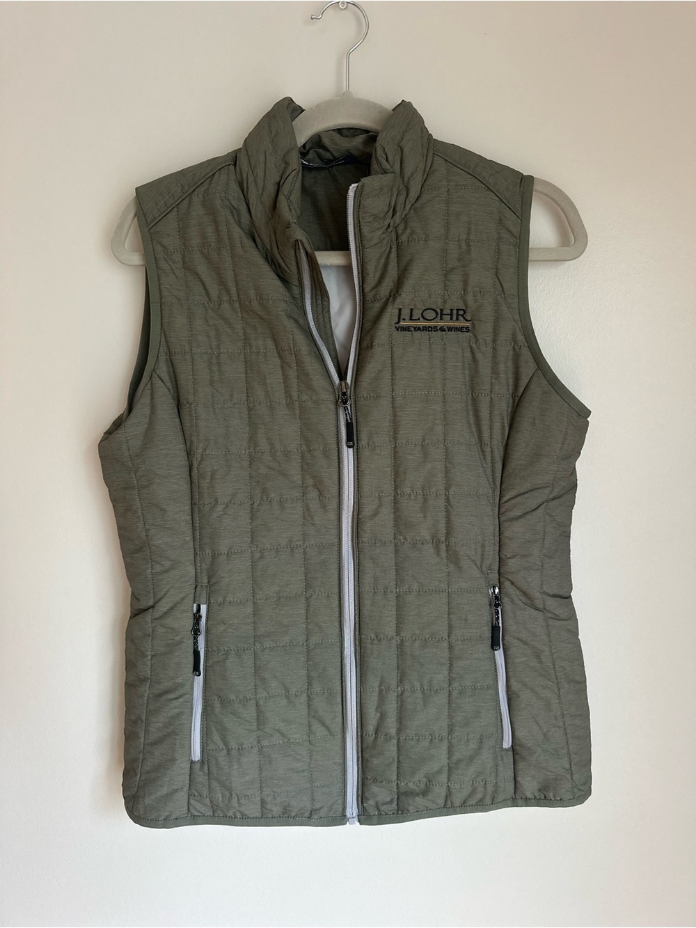 NEW Cutter & Buck Packable Puffer Vest Womens Medium Olive Green J Lohr Vineyard